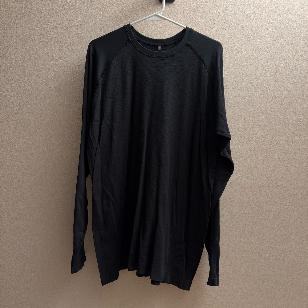 Alphalete Men's Long Sleeve Performance T-Shirt - Black
